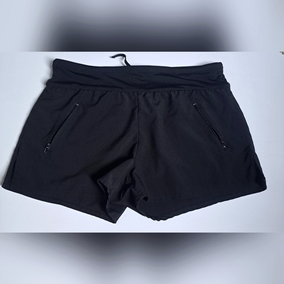 Beach House shorts, size 6, black - Picture 1 of 4